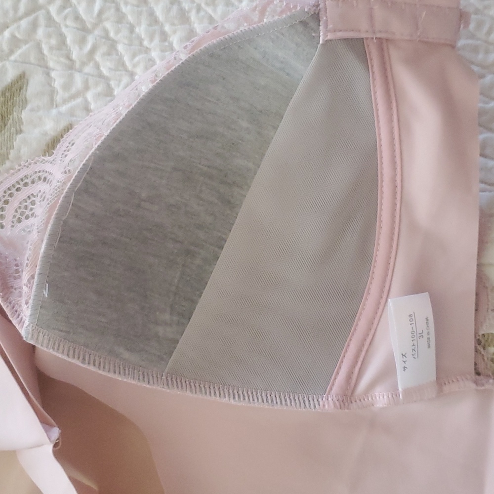 NIB front-close bras, set of 2. - Picture 4 of 7